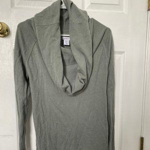 Wearing your heart on your sleeve Size L